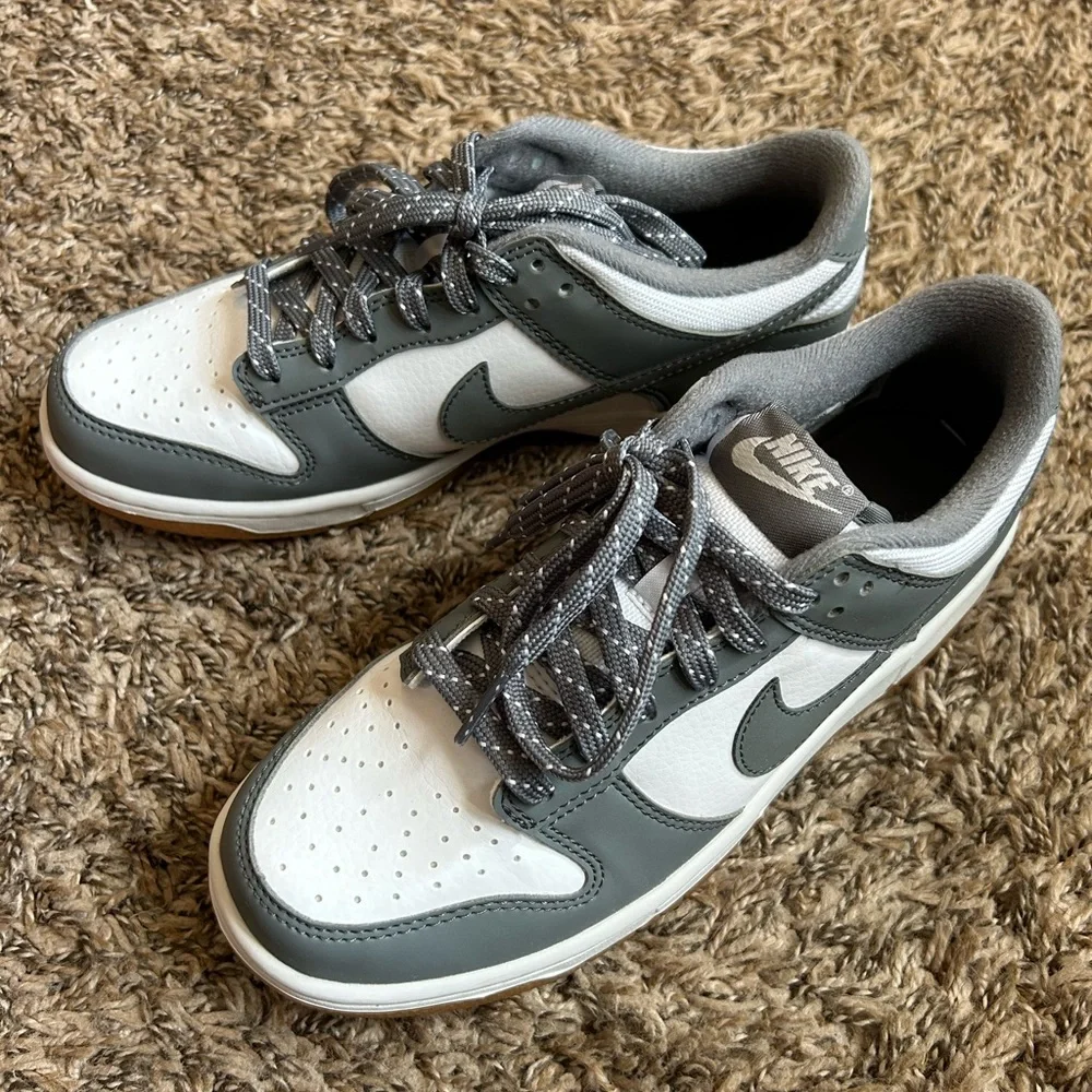 Nike Dunk Low - Picture 1 of 10
